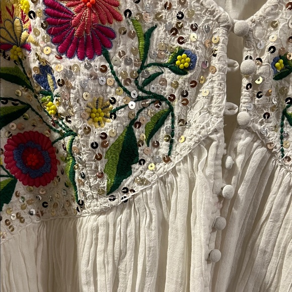Boston Proper White Embroidered Boho Peasant Blouse - Picture 5 of 6